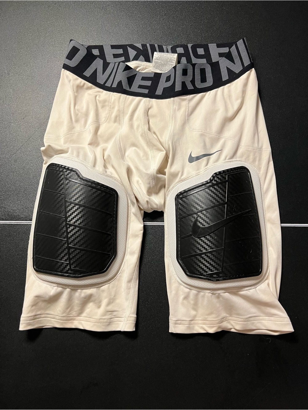 Men's Nike Padded Compression Shorts - Cream/Black size L